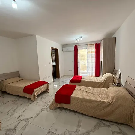 Apartment Your Base Near Nightlife