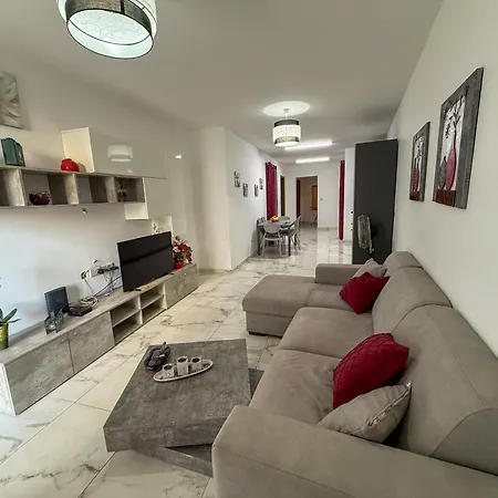 Your Base Near Nightlife * Gzira