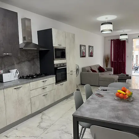 Your Base Near Nightlife Gzira