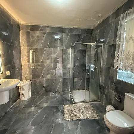 Your Base Near Nightlife Apartment *