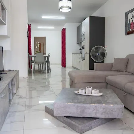 Your Base Near Nightlife * Gzira