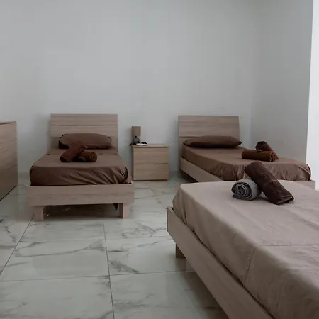 Your Base Near Nightlife Apartment Gzira